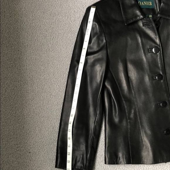 Danier Black Leather Jacket Size 6-8 EUC - Picture 5 of 6